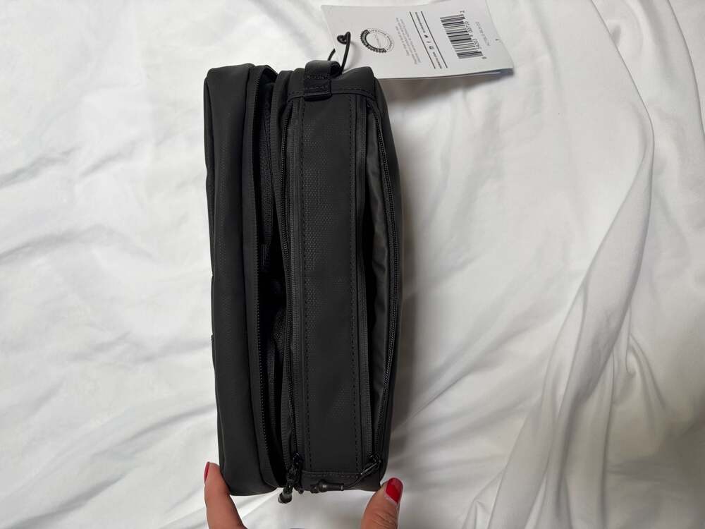 Nomatic Toiletry Bag Black - Picture 7 of 10